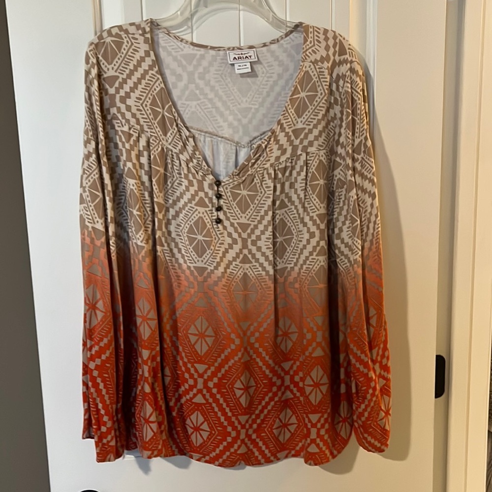 Stylish women’s Ariat top